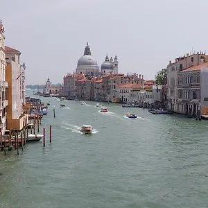 Ca'giustinian Apartment
